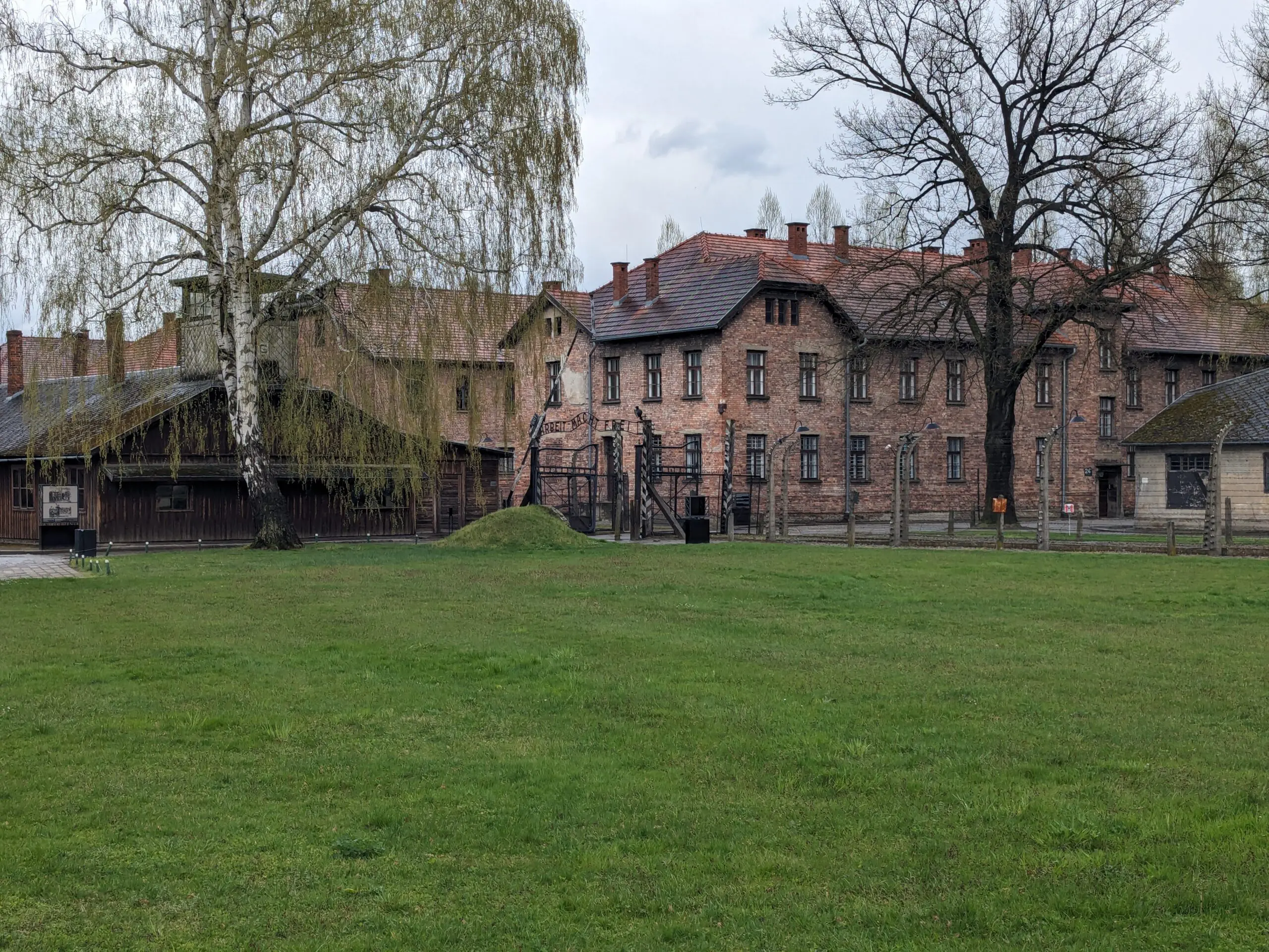 Bikkels on Bikes op fietsavontuur naar Vietnam - Dag in Auschwitz - 1