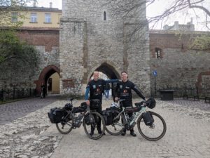 Bikkels on Bikes zijn aangekomen in Polen tijdens hun reis naar Vietnam