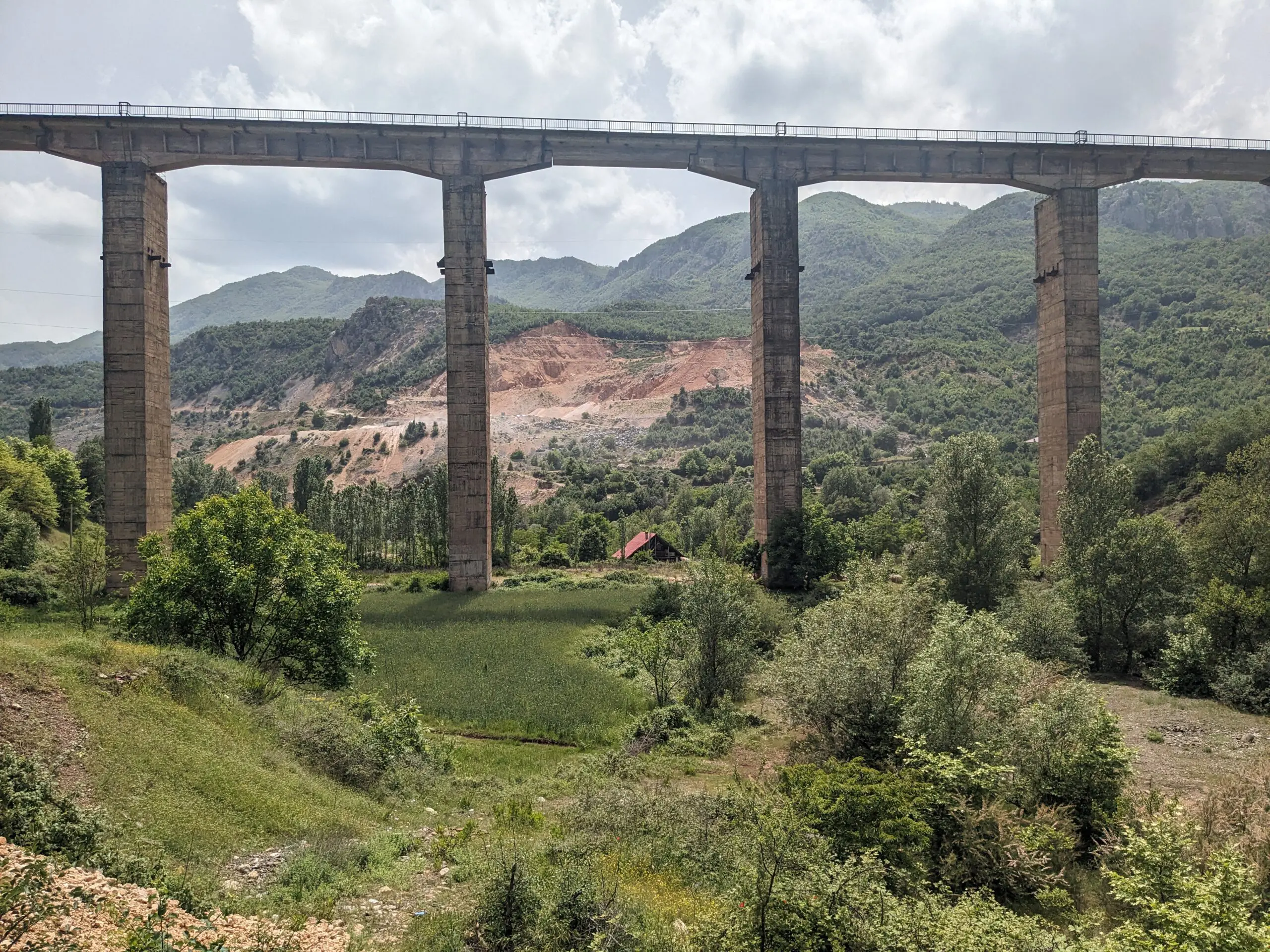 Bikkels on Bikes - fietsen door Albanië 10