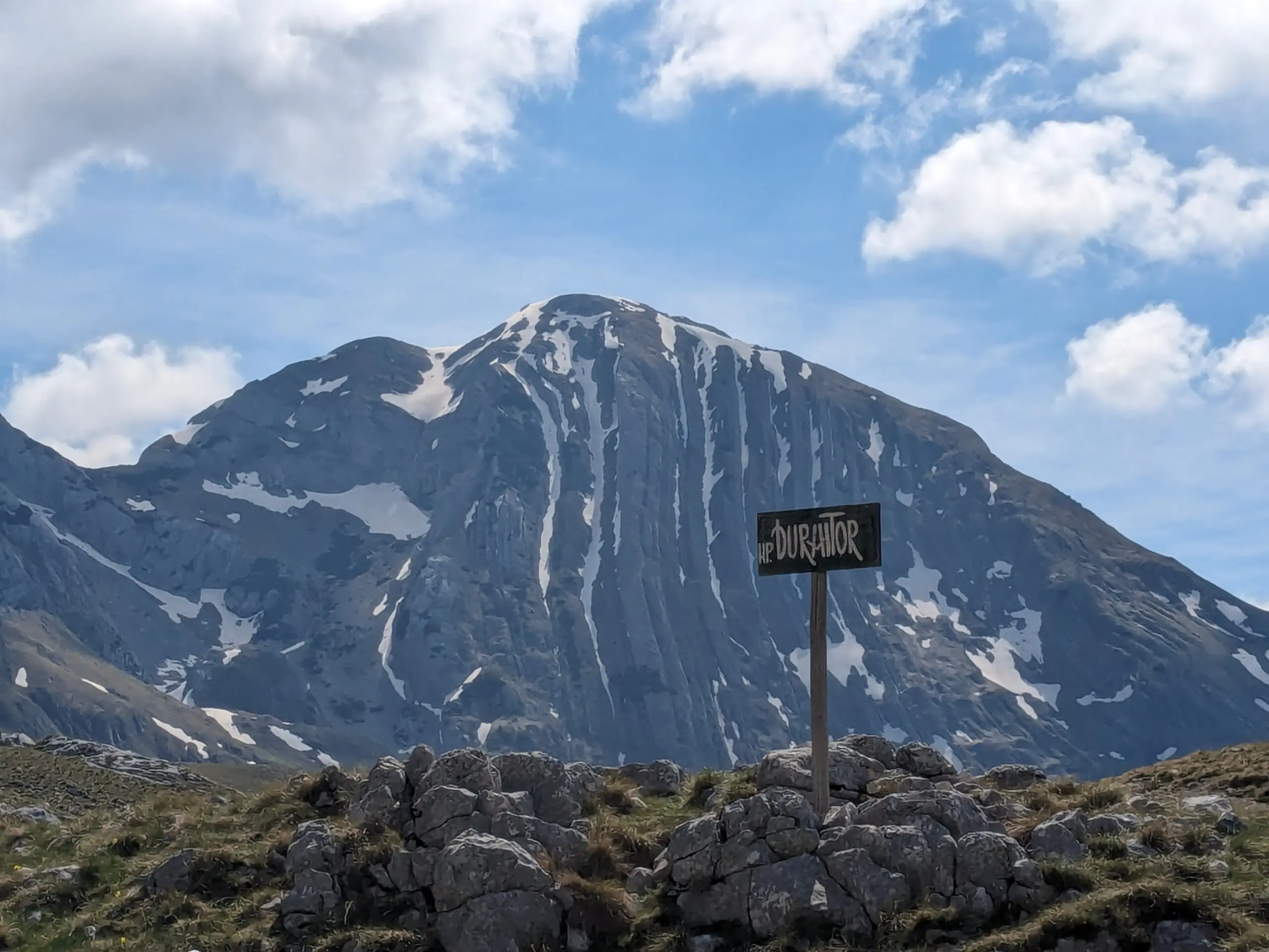 Durmitor park in Montenegro met bikkels on bikes