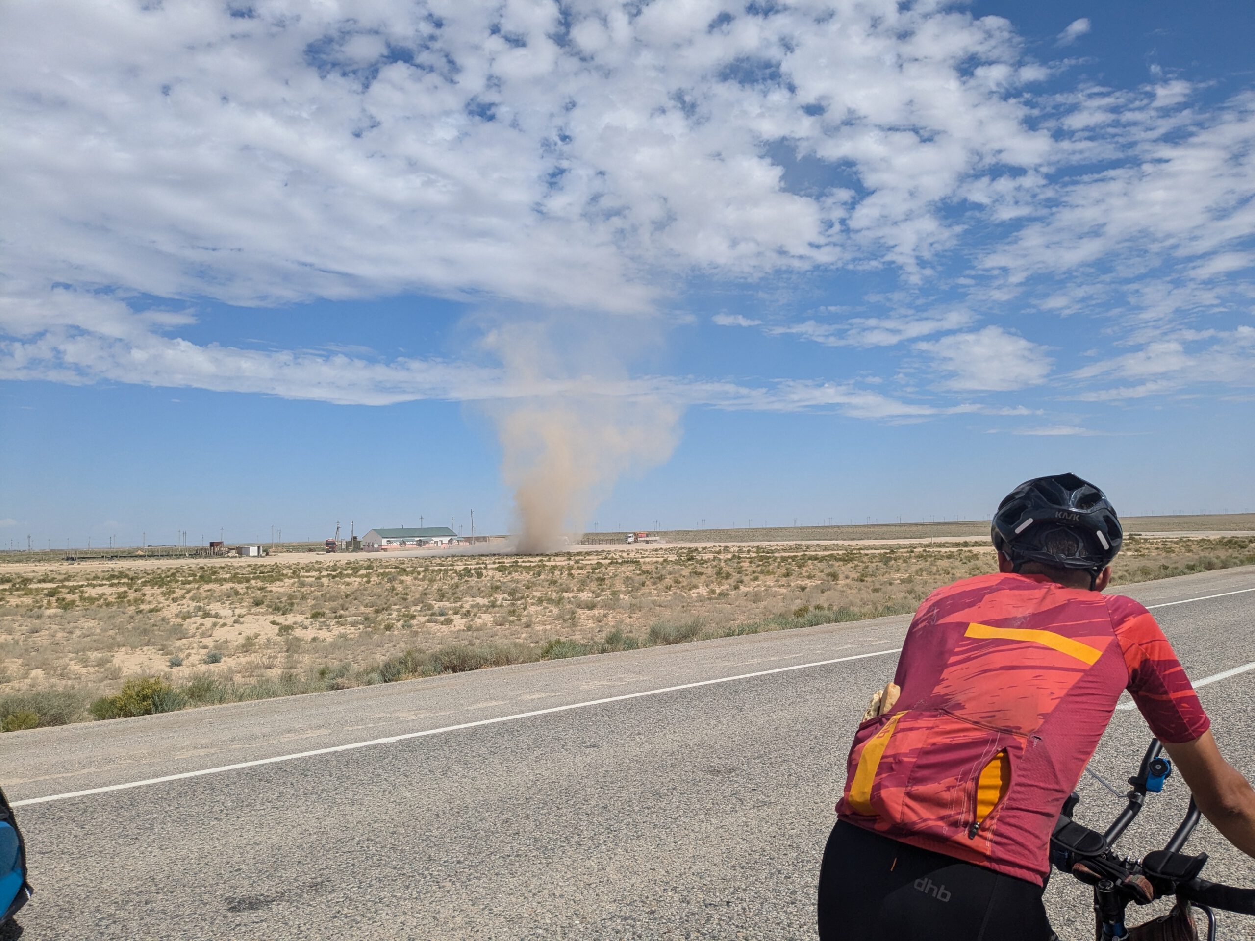 De leegte van Kazachstan ontdekken met Bikkels on Bikes