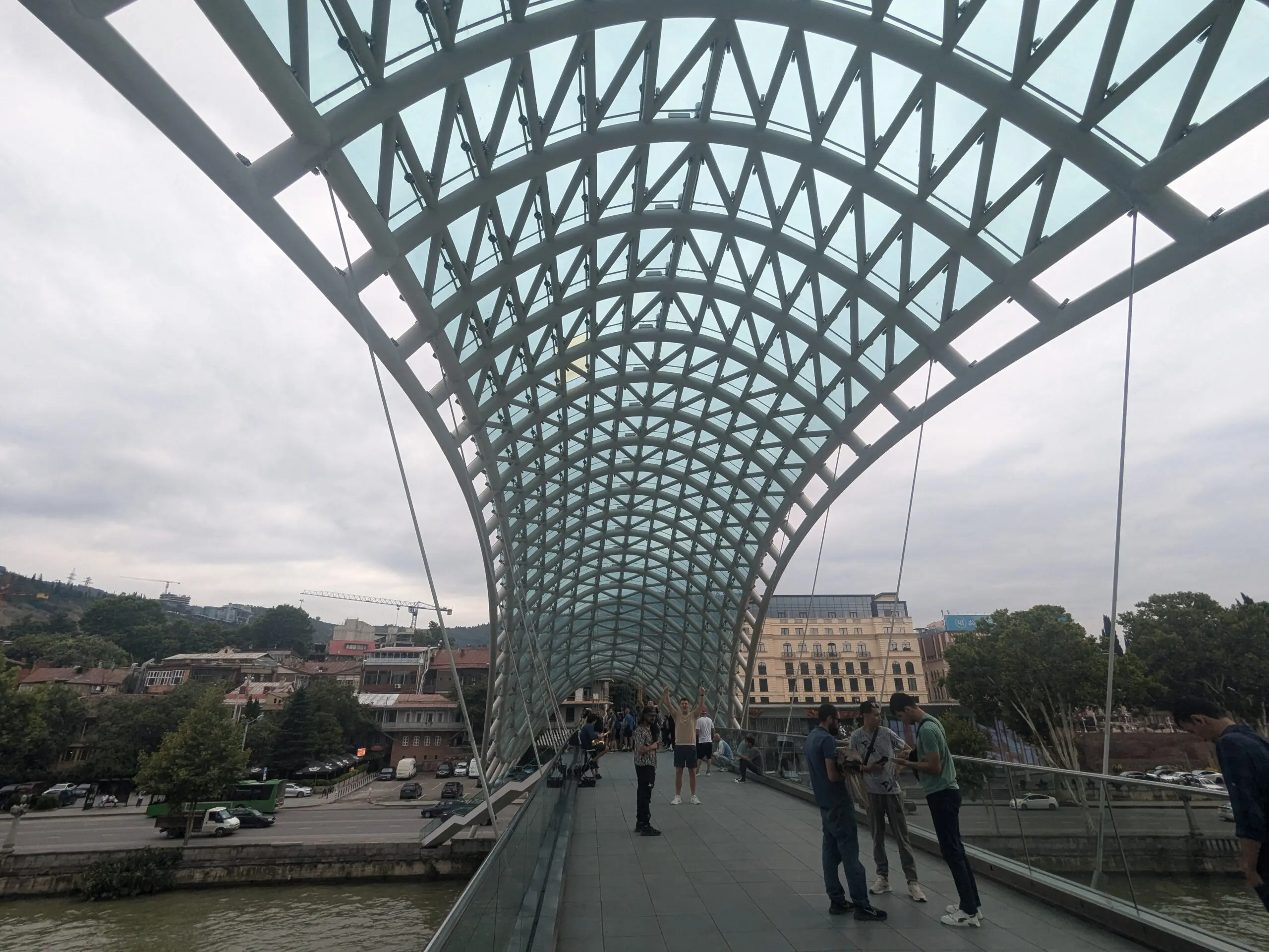 De vrienden weer zien in tiblisi